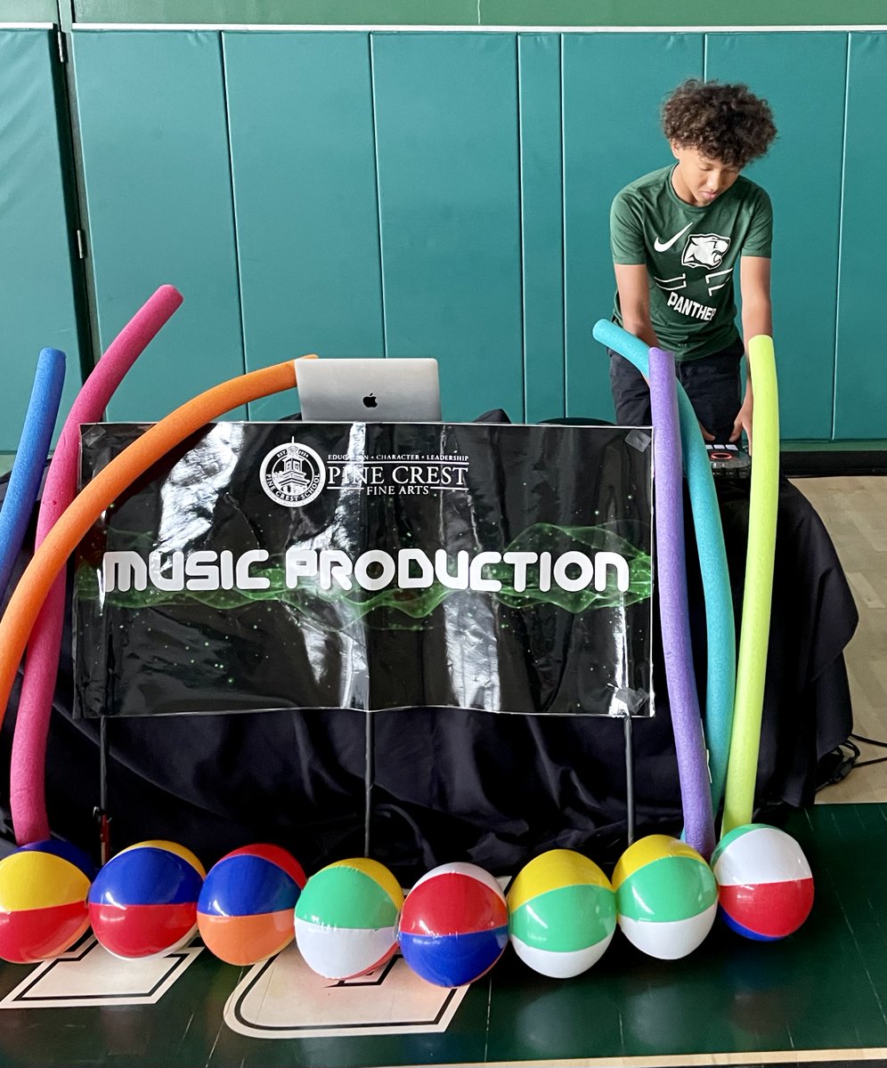 PineCrestArts's tweet photo. #PCMusicProd students spun up our favorite summertime jams last Friday at the #PCMiddleSchool Beach Bash! 🌴☀️🎶 #PCFineArts https://t.co/OjeR3vOWtD