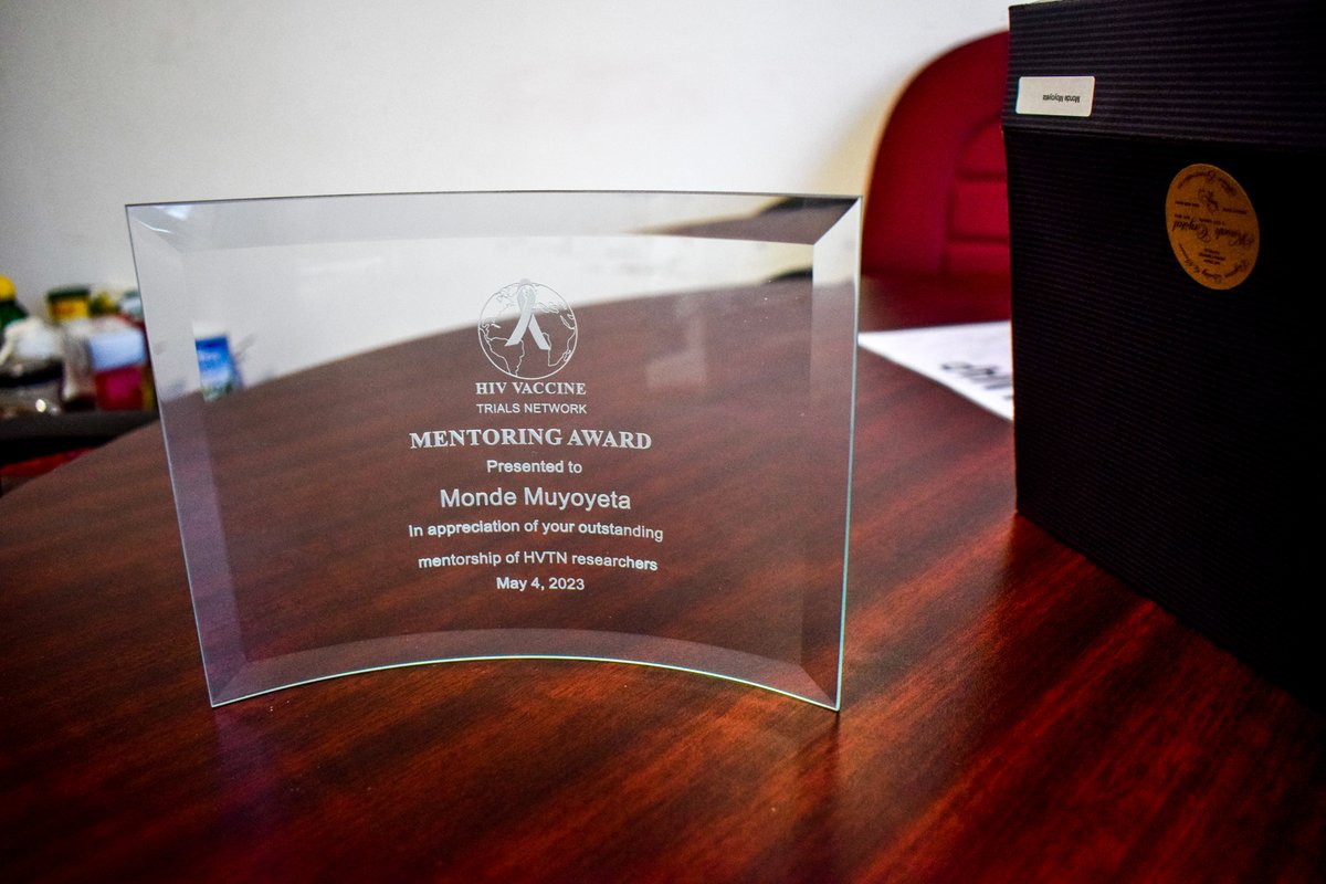 cidrzinfo's tweet photo. CIDRZ Director TB Dr. Monde Muyoyeta Scoops the 2023 HVTN/COVPN Mentoring Award
@SikazweZuzu 
#hvtn #CoVPN #tuberculosis #COVID19
https://t.co/hWAdylAip4 https://t.co/fnzkYtfNce