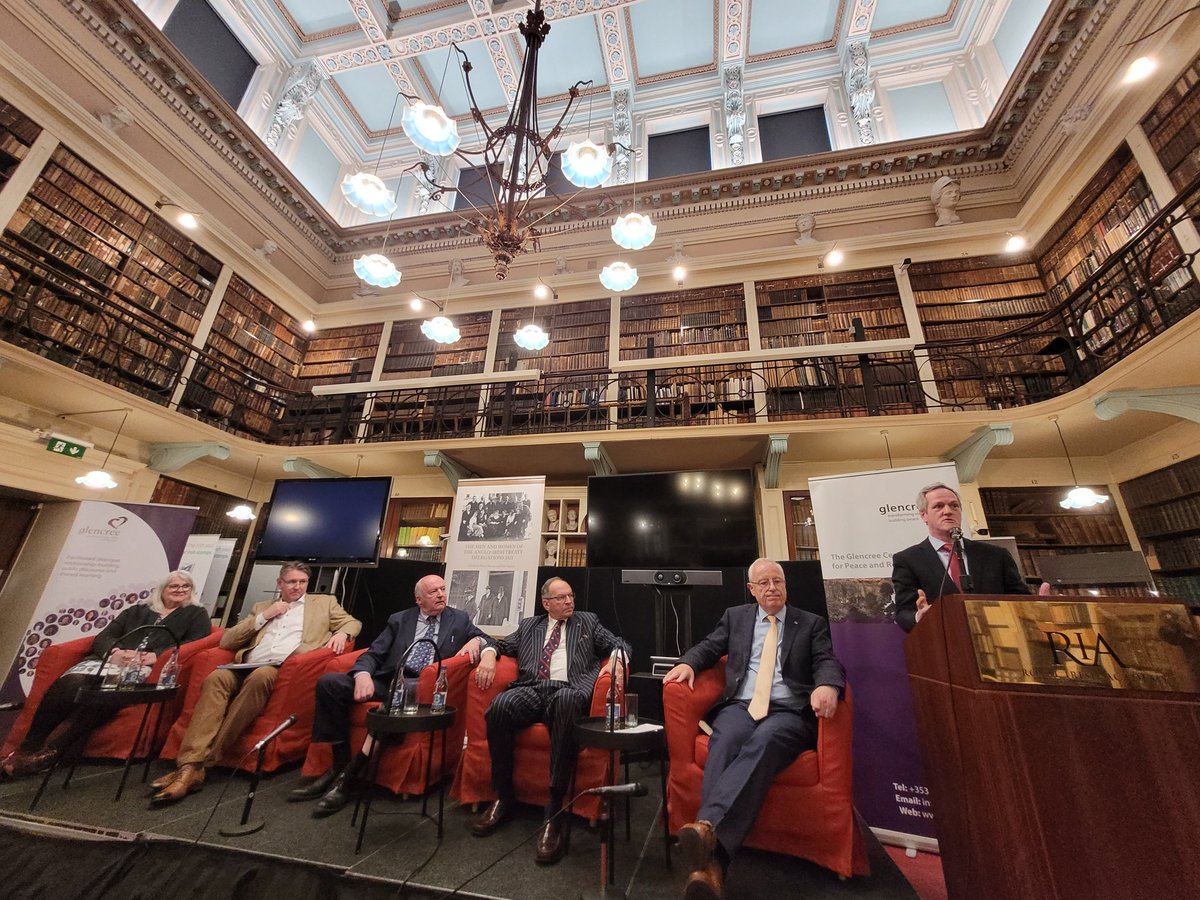 Great discussion @RIAdawson today with the Treaty Generation Descendants group following the wonderful dialogue on minorities in Ireland after the civil war, held in @GlencreeCentre in January #glencree4peace