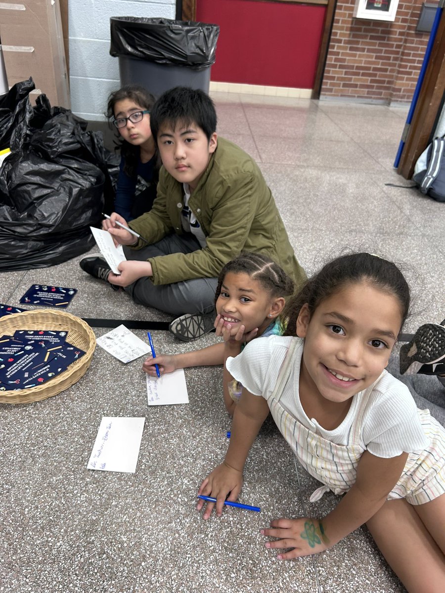 Happy Teacher Appreciation Week 🍎✏️ Our Puma Pride After School Club wanted to show our Asa Packer Teachers how much they are appreciated and loved this week 🐾💙 <a href="/AsaPackerBASD/">AsaPacker</a> @missbmoeller @mrstakacs <a href="/MeganMurphy611/">Miss Murphy</a>