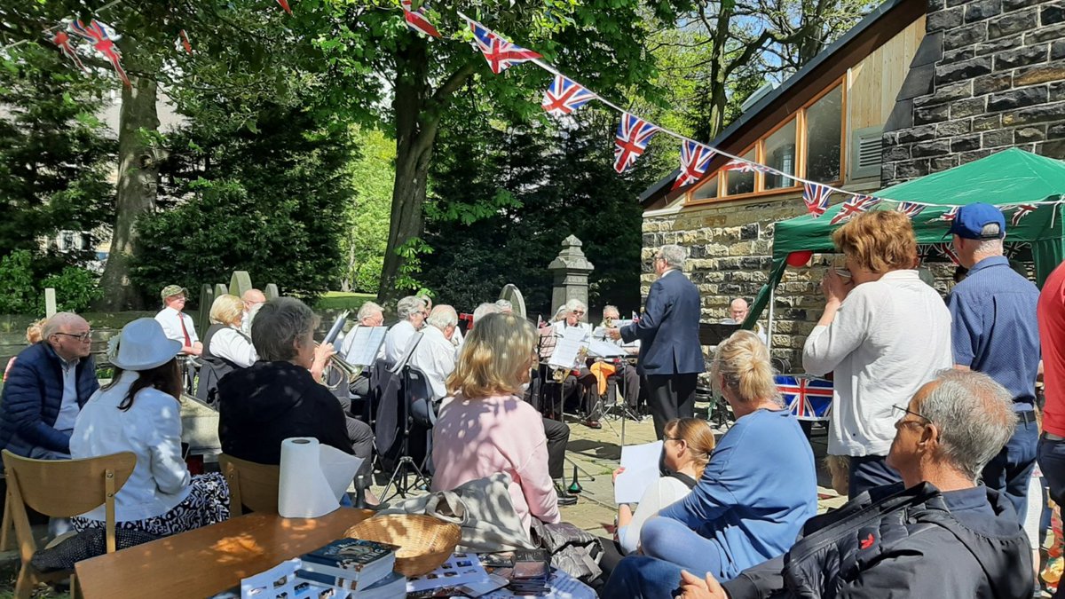 kilnhurstchurch's tweet image. We had a fab time at our Big Lunch yesterday.  Thanks for coming &amp;amp; thanks to the St Thomas' team who served us. What a wonderful way to celebrate the Coronation of our new King Charles and the different ways that he points us to our great King Jesus!
#CoronationBigLunch