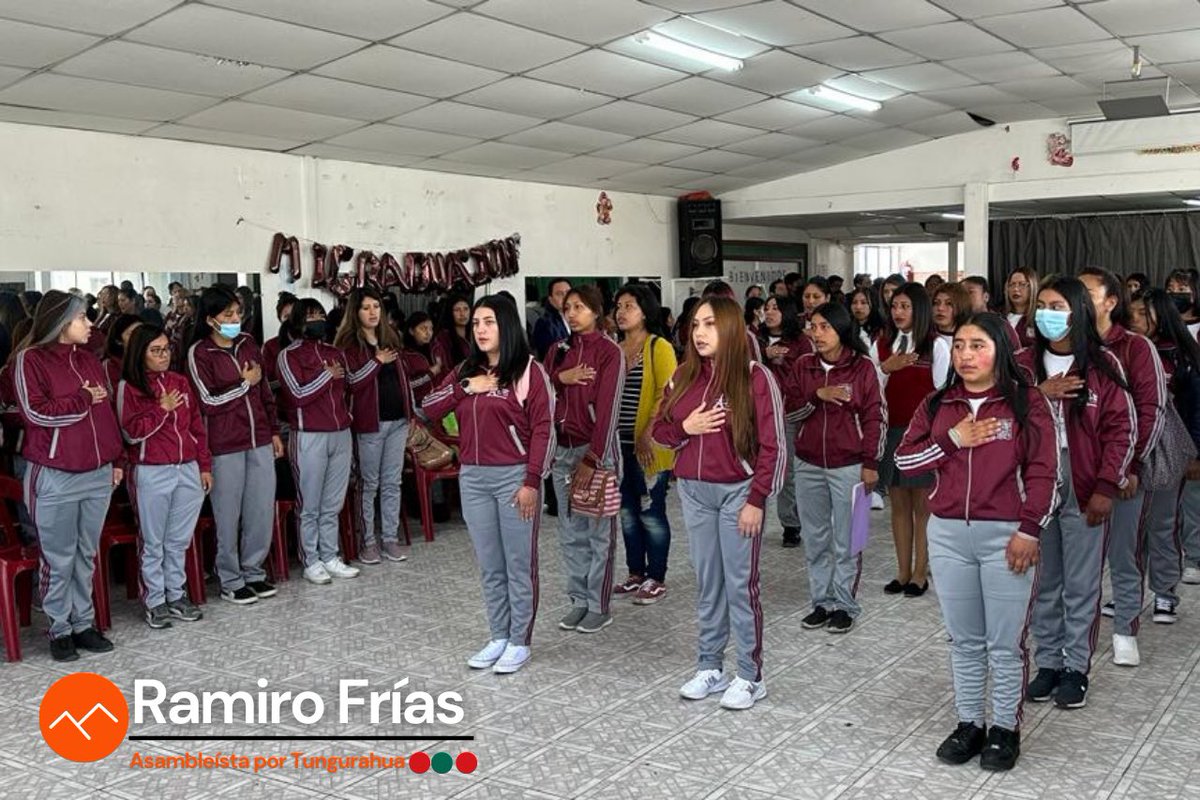 🟠 Entregué la Condecoración "<a href="/AsambleaEcuador/">Asamblea Nacional</a> - Dr. Vicente Rocafuerte”,  a las autoridades y estudiantes del Centro De Formación Artesanal "Nuestra Señora de París", por el mérito educativo, social y su destacada labor de enseñanza y formación de jóvenes profesionales 👩‍🎓👨‍🎓.