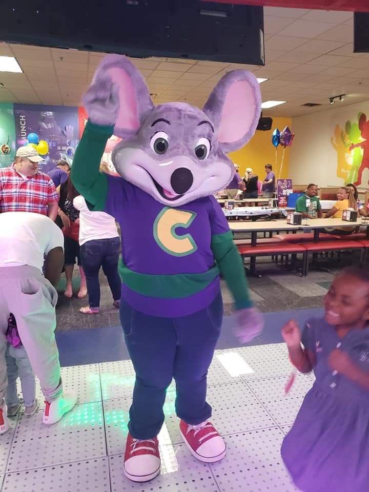 DrivenInTheSky's tweet photo. its honestly a great day to be at work. 

@ChuckECheese https://t.co/wlGiQCmcEq