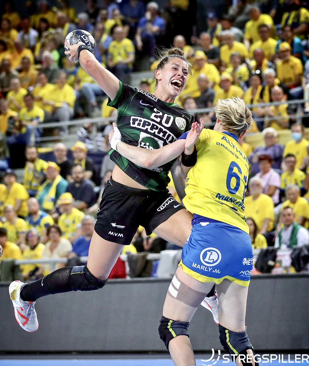 stregspiller's tweet photo. Last night at @ehfcl - @EmilyBoelk in action in the 2nd leg of the quarterfinals between Metz HB and FTC. #METFTC 26:33 (17:17)
#handball #ehffinal4 #showtimeforchampions https://t.co/2qcNCyMnIV
