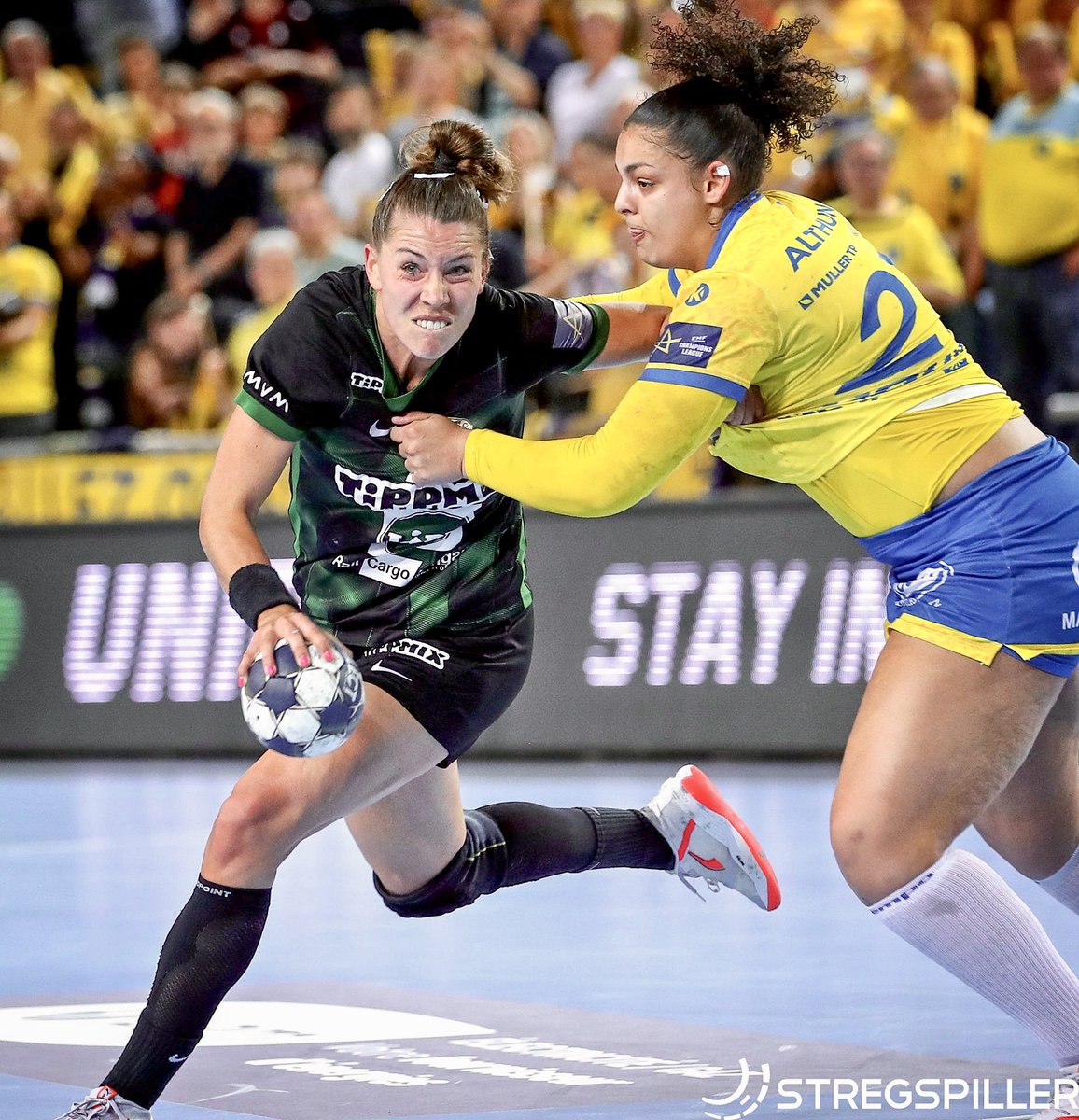 stregspiller's tweet photo. Last night at @ehfcl - @EmilyBoelk in action in the 2nd leg of the quarterfinals between Metz HB and FTC. #METFTC 26:33 (17:17)
#handball #ehffinal4 #showtimeforchampions https://t.co/2qcNCyMnIV