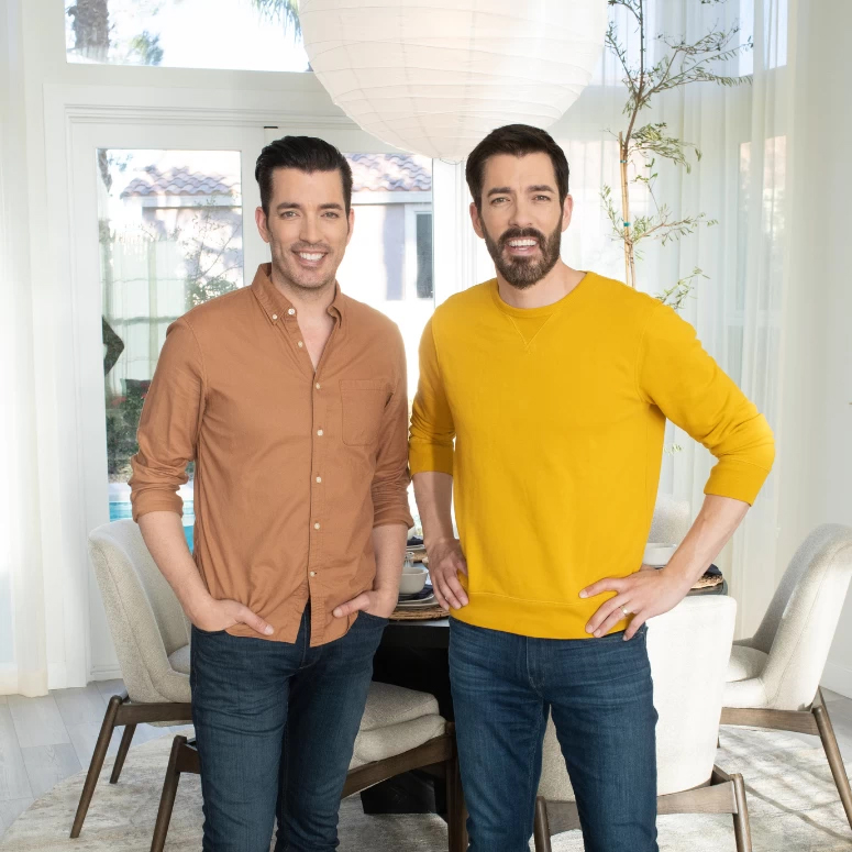 It's a wrap! We are wrapping up post on the current season of #PropertyBrothers: #ForeverHome! 🏡 Grateful to our pals at @sbentertainment for working with us on this fun show. Tune in MONDAYS for a new ep on @hgtvcanada at 9pm et/pt. #Design #animation & #postproduction by JAXX!