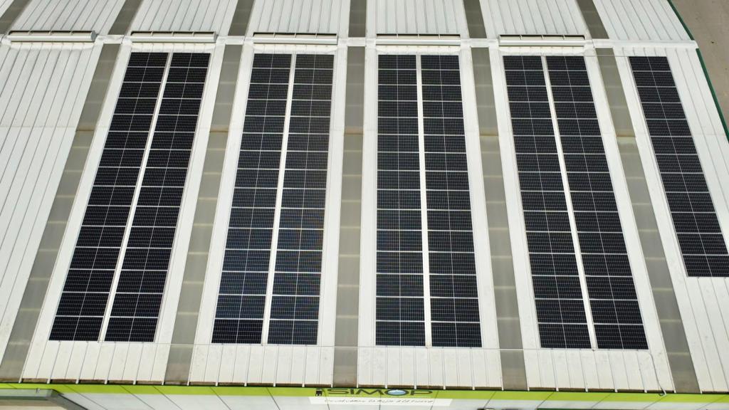 Estamos de celebración!! Nos unimos a la energía solar.
Desde hoy, aportaremos un granito más de arena al #medioambiente.
Hoy arranca la producción de nuestra planta de #autoconsumo que generará 60kW/h y minimizará el impacto energético de nuestra producción.