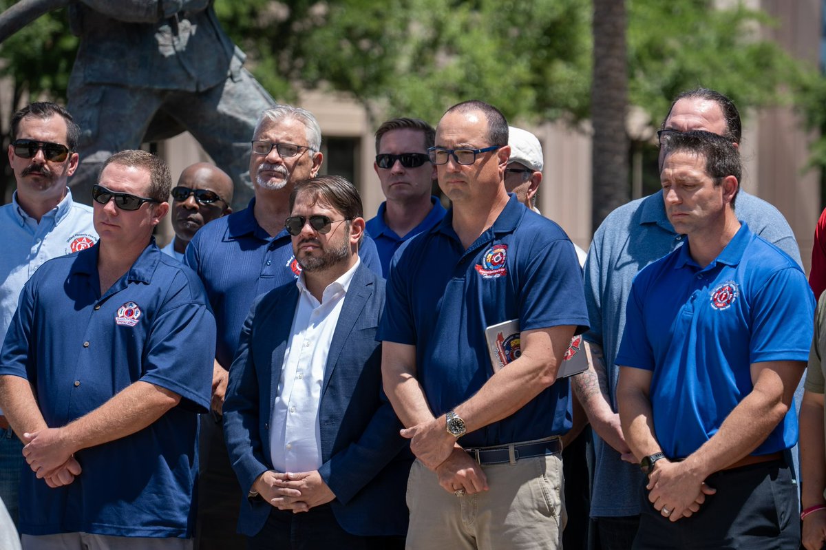 team10th's tweet image. Last week, members of our #Team10th in AZ joined firefighter champion Congressman @RubenGallego as he conveyed his support for the passage of the Honoring Our Fallen Heroes Act. Please reach out to your representative &amp;amp; join the call to Vote for #HonoringOurFallenHeroesActof2023