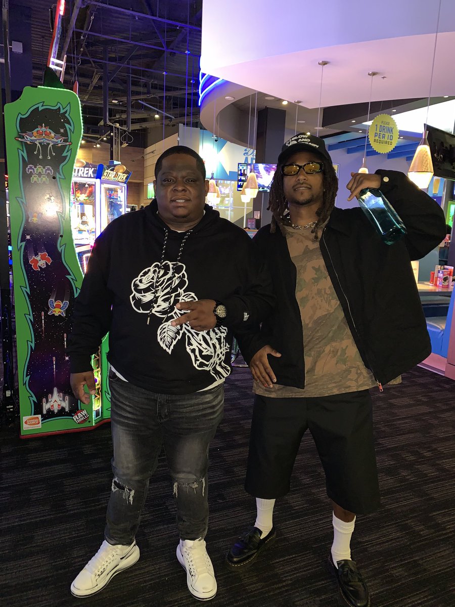 FadamGotDaJuice's tweet photo. S/O Jordan Ward πͺπΎπͺπΎ #WhiteCrocs π₯π₯ https://t.co/fqZCB3VTac