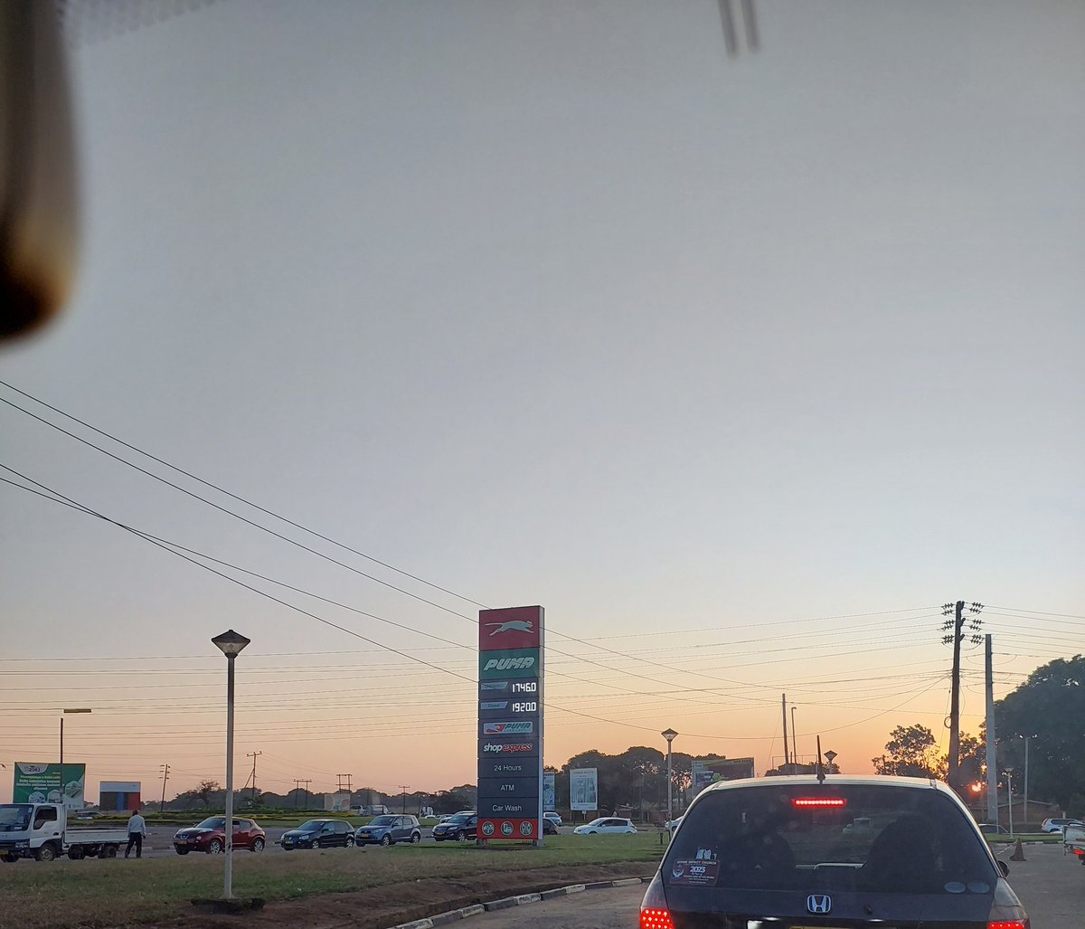 Dolola's tweet photo. Yesterday, queueing at Kaunda Road PUMA. https://t.co/qLRh6INOnT