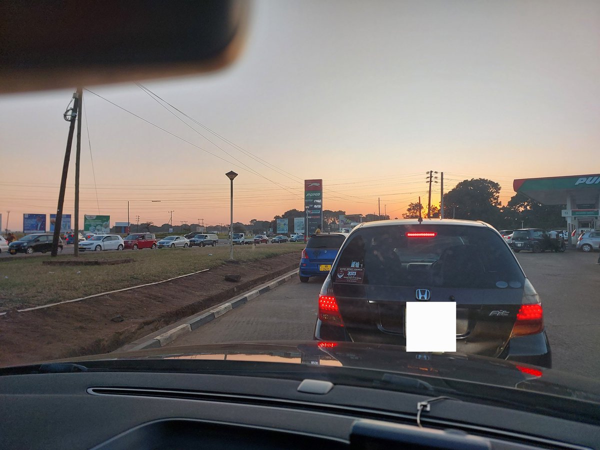 Dolola's tweet photo. Yesterday, queueing at Kaunda Road PUMA. https://t.co/qLRh6INOnT