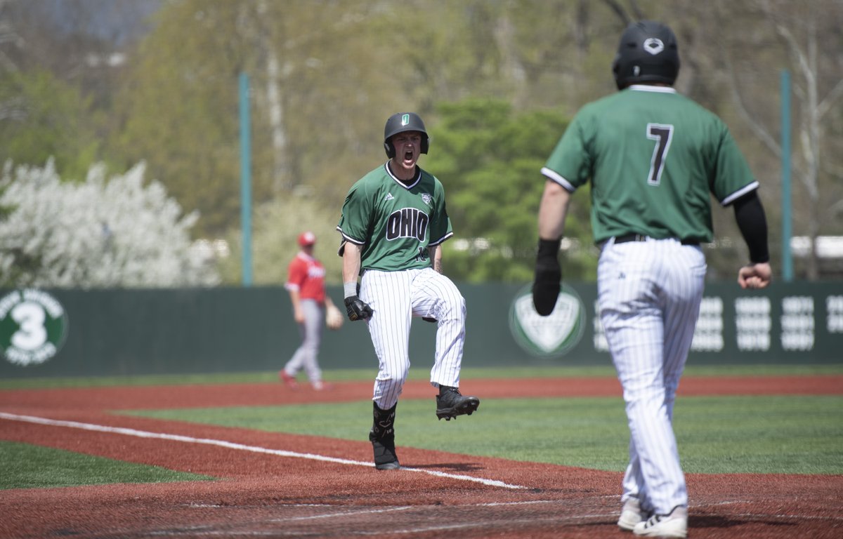 This past weekend we celebrated our seniors 🎓

First up is catcher, Mason Minzey. He earned his degree in Sport Management 😼