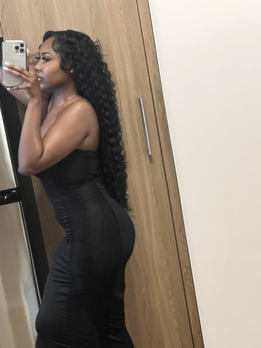 only1ari___'s tweet image. only competition is when i’m looking in the mirror🩶