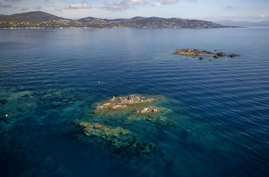 Need of sun and blue sea ! 💙 #aerial #aerialbeauty #aerialphotography #agameofdrone #dailyoverview #dji #djiglobal #djimavic2pro #drone #dronepics #drone_countries #droneart #dronebois #dronegear #dronelife #dronephotography #dronepointofview #droneporn #drones #dronestagra…