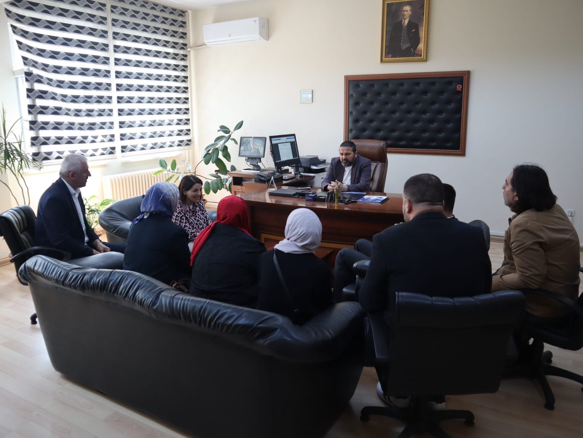 avsengulk's tweet photo. Güngören'imizde Kemal Kaya İlkokulumuzu ziyaret ettik. Eğitimcilerimize ve öğrencilerimize selam verdik. 

Bugün Cumhurbaşkanımız 45 bin öğretmen atamasını gerçekleştirdi. Eğitim camiamız ve atanan öğretmenlerimiz adına çok sevinçliyiz. Hayırlı olsun. 🇹🇷

#AdımAdımİstanbul https://t.co/P1KX1JQNEC