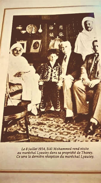 SpringButt12's tweet photo. @AisseDriss @ahafsidz اصلا صورة الحسن الثاني ابن توهامي لكلاوي وهو جالس على حجر ليوطي وحدها تتكلم عن من صنع الزريبة https://t.co/58t4DaXxp6