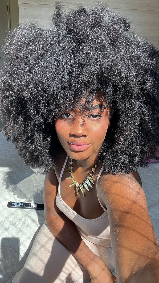Já tá na hora de cortar o cabelo🥹