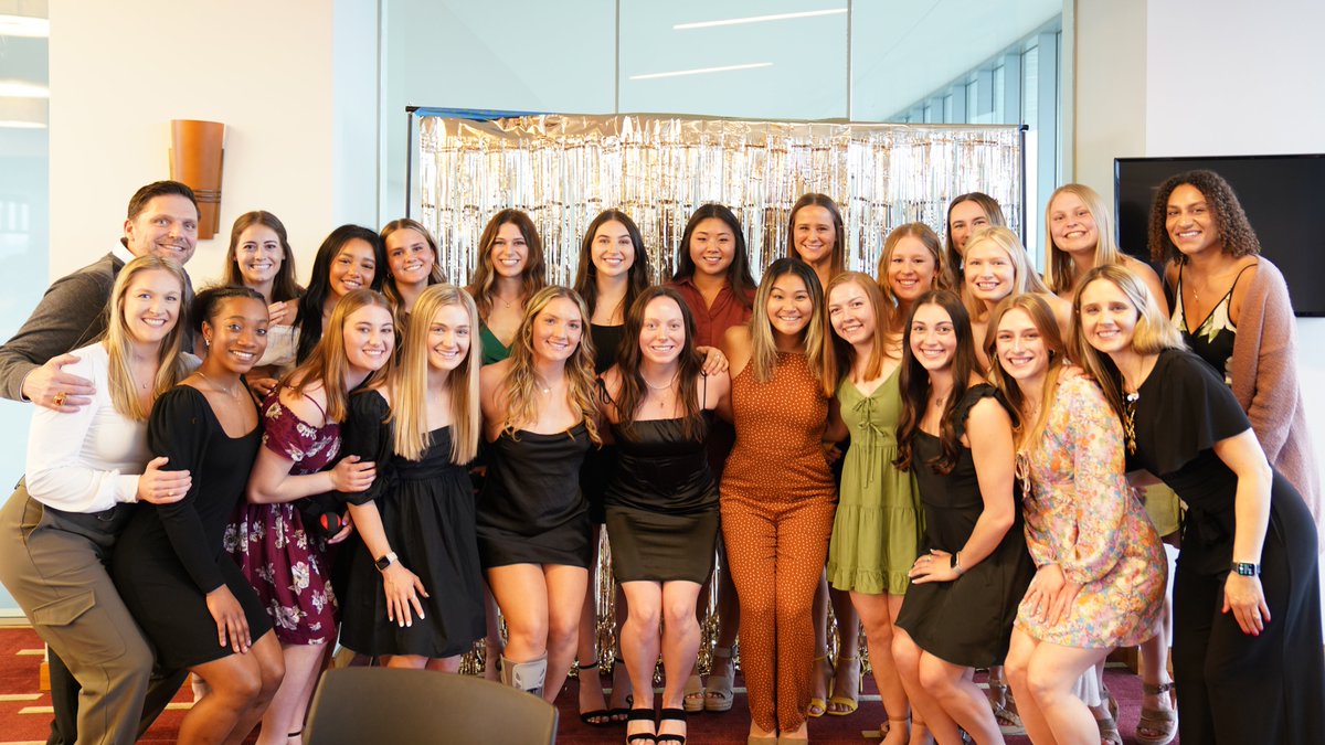 Minnesota Women’s Gym tweet media