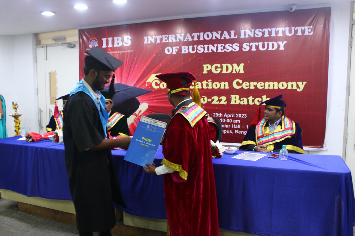 IIBS Annual Convocation Ceremony of 2020-22 Batch | MBA Courses in Bangalore
🔍 Learn more: bit.ly/3M4I7OR
#myiibs #iibscollege #mba #pgdm #management #bschools #convocation #graduation #birthday #anniversary #surprisedelivery #convo #chocolatebouquet #flowerbouquet