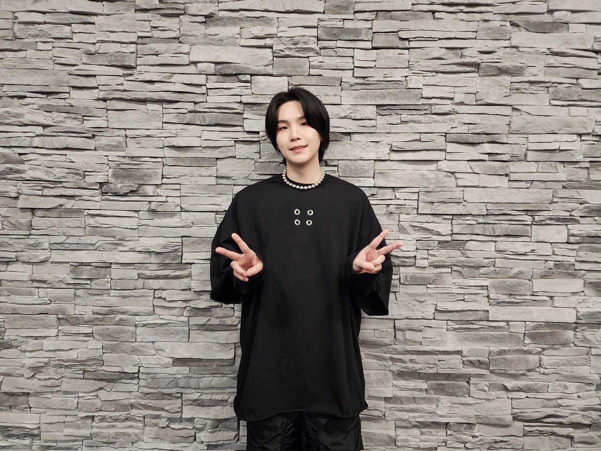 hinata_yeahh's tweet photo. ☆￣￣￣￣￣￣￣￣￣￣￣ ☆
       LOOKING FOR            
           ARMY MOOTS 
              i follow back  .    
☆＿＿＿＿＿＿＿＿＿＿＿☆
            (\__/) ||
            ( ^~^ )||
            / 　 づ
   like &amp; rt this twt to be moots <3 https://t.co/86aapJcQgk