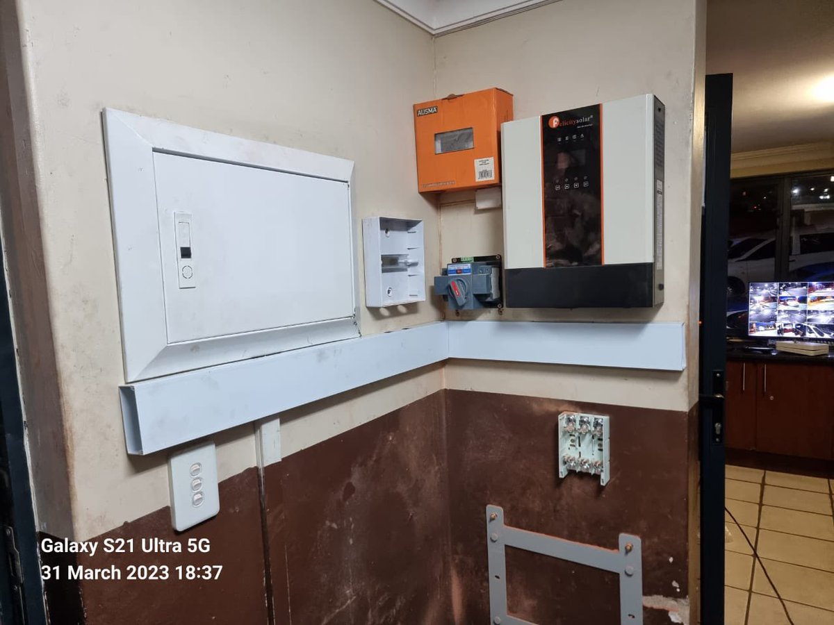 vhusha's tweet photo. 5kva with 4x 550W solar panels https://t.co/RLk63FZThF