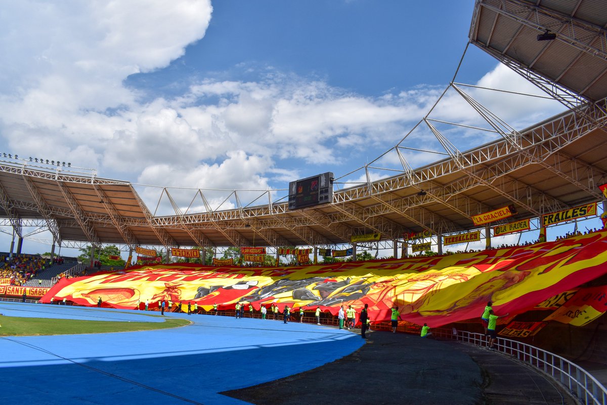 LBDL_Oficial's tweet photo. 💛❤️HEREDEROS DE ESTA PASIÓN 🐺

Felicitaciones a todas las personas que trabajaron fuertemente para hacer realidad este proyecto, nuevo tapatribunas de la banda del Lobo 👏❤💛🐺 https://t.co/49PzlNDQFm