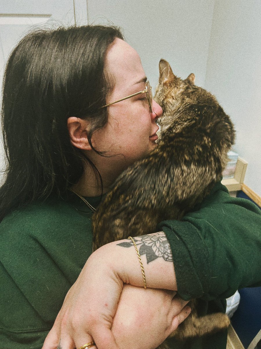 mrsariley_'s tweet photo. i will love you forever, honey. you’ve left such a big hole in my heart. https://t.co/GjjNdvaZtr