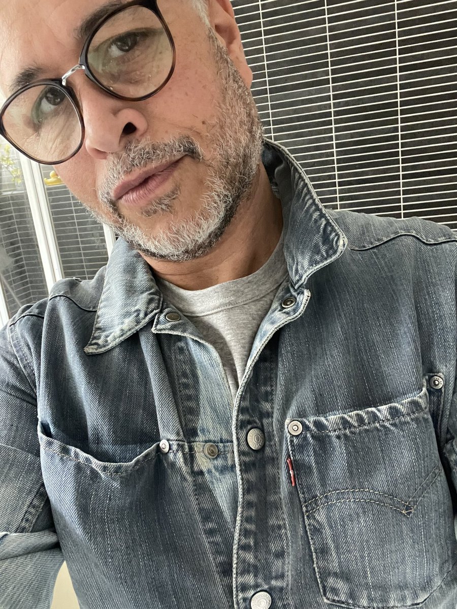 KAWimages's tweet photo. When you love your @LEVIS  that you purchased in 1999! That’s right 1999 and it finally starts to give up on you 🥺. Now that’s #sustainablefashion @SustainBrands  #quality never goes out of #style https://t.co/p7tJUcHWIk