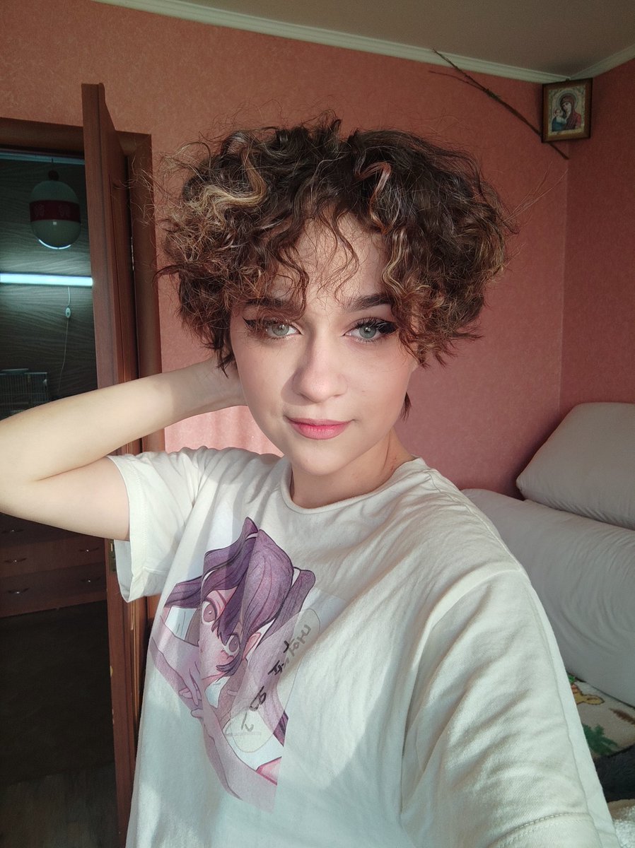 leo_sane_'s tweet photo. 🤍Кудри... как хорошо что я попробовала кудри.теперь буду делать их чаще🤍 https://t.co/3qEVIZBDM8