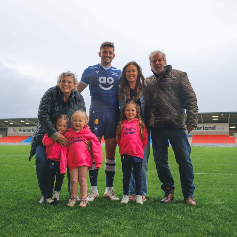 SaleSharksRugby's tweet photo. 𝘾𝙡𝙞𝙛𝙛𝙮'𝙨 𝙡𝙖𝙨𝙩 𝙙𝙖𝙣𝙘𝙚 

He didn't get the fairytale ending but what a final run out for club hero Will Cliff! 

We cannot thank you enough for your service in the sharks shirt both on and off the field, bring on the testimonial 🙌. 

#FabricOfTheNorth | #SharkTime