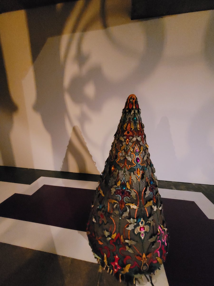 #PSSAroundthegalleries GREAT visit to <a href="/ICF__/">ICF International Curators Forum</a> Diaspora Pavilion 2 Sonia E. Barrett | Kashif Nadim Chaudry <a href="/block_336/">Block 336</a> Powerful installations with Barrett addressing the material histories of flint and Chaudry engaging with vibrant fabrics of South Asia
block336.com