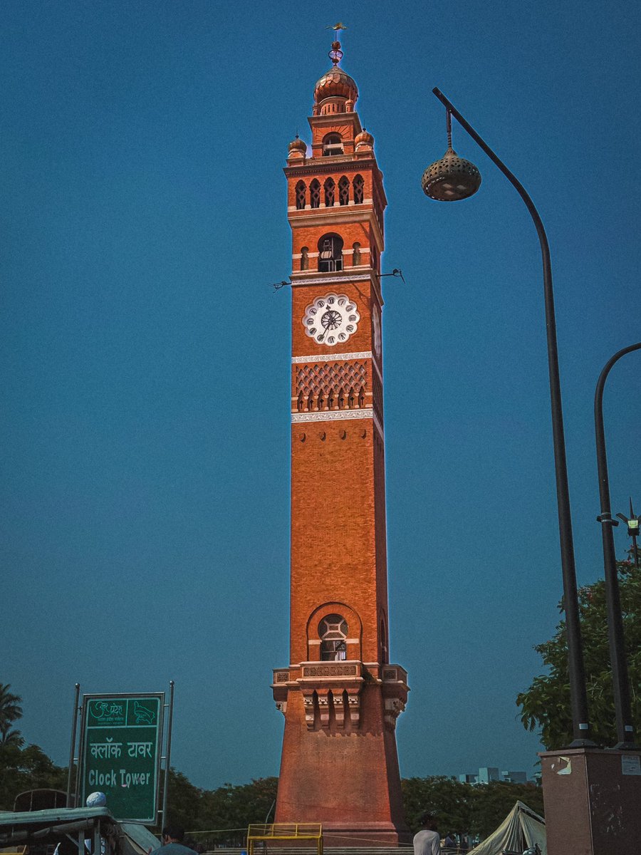 Anupriya_Mishra's tweet photo. Located in the heart of the bustling old city of Lucknow, the Clock Tower, also known as the Hussainabad Clock Tower or Ghanta Ghar, is a prominent landmark in the city. Let me know in comments if you have visited this gigantic architectural marvel. 

#Lucknow #VisitUP
#AppyTales https://t.co/aVoJEeZ6sx