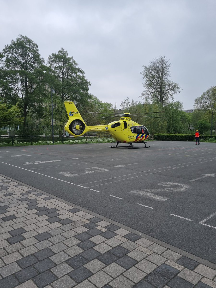 Vandaag de dienst begonnen met een incident met inzet van het MMT...  kindje met epileptische aanval .... misschien hebt u hem vanmiddag horen vliegen. #DHG247 #Vrederust