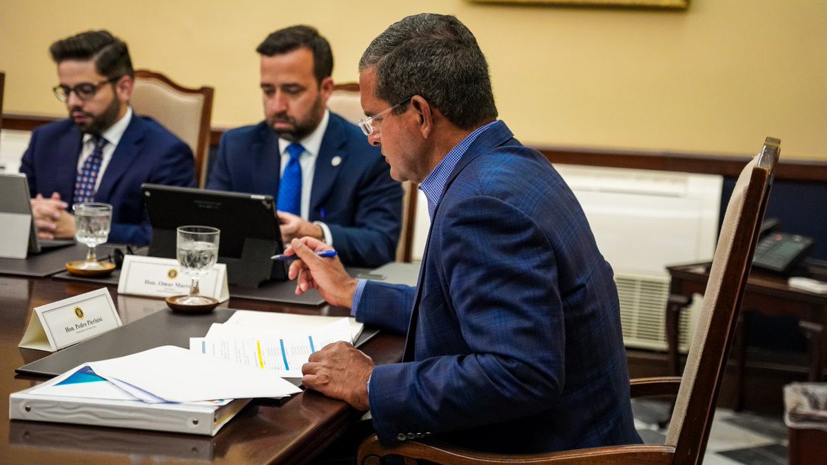 Mi equipo de trabajo está organizado y activo finalizando los planes de trabajo de cara al comienzo de la temporada de huracanes. Hoy reuní al componente de manejo de emergencias y desastres, primeros respondedores y servicios a la ciudadanía para discutir el estatus e