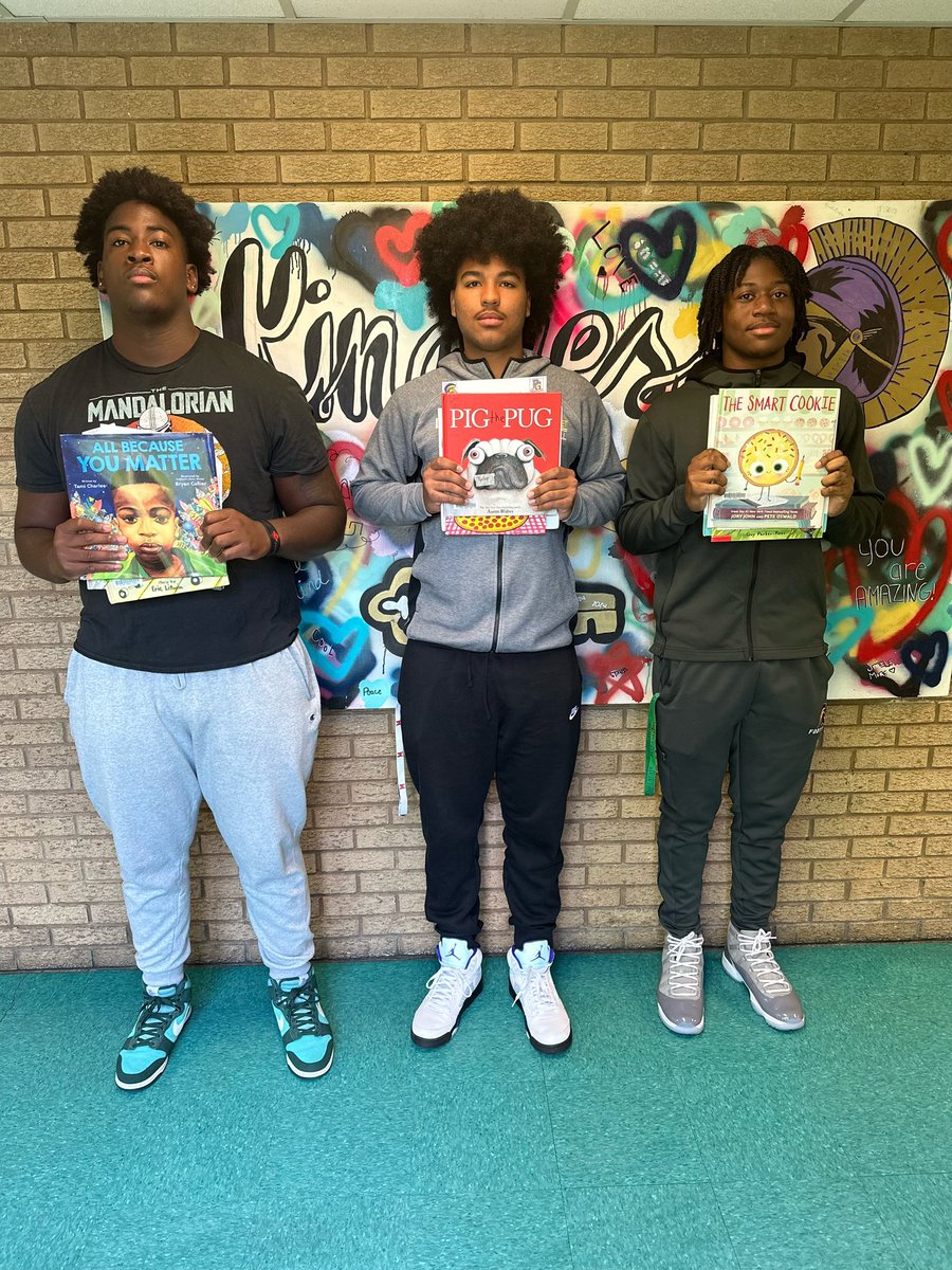pleasantgrovees's tweet image. Thanks to the @PGSpartans seniors for reading to our students today! 
#PGSTRONG