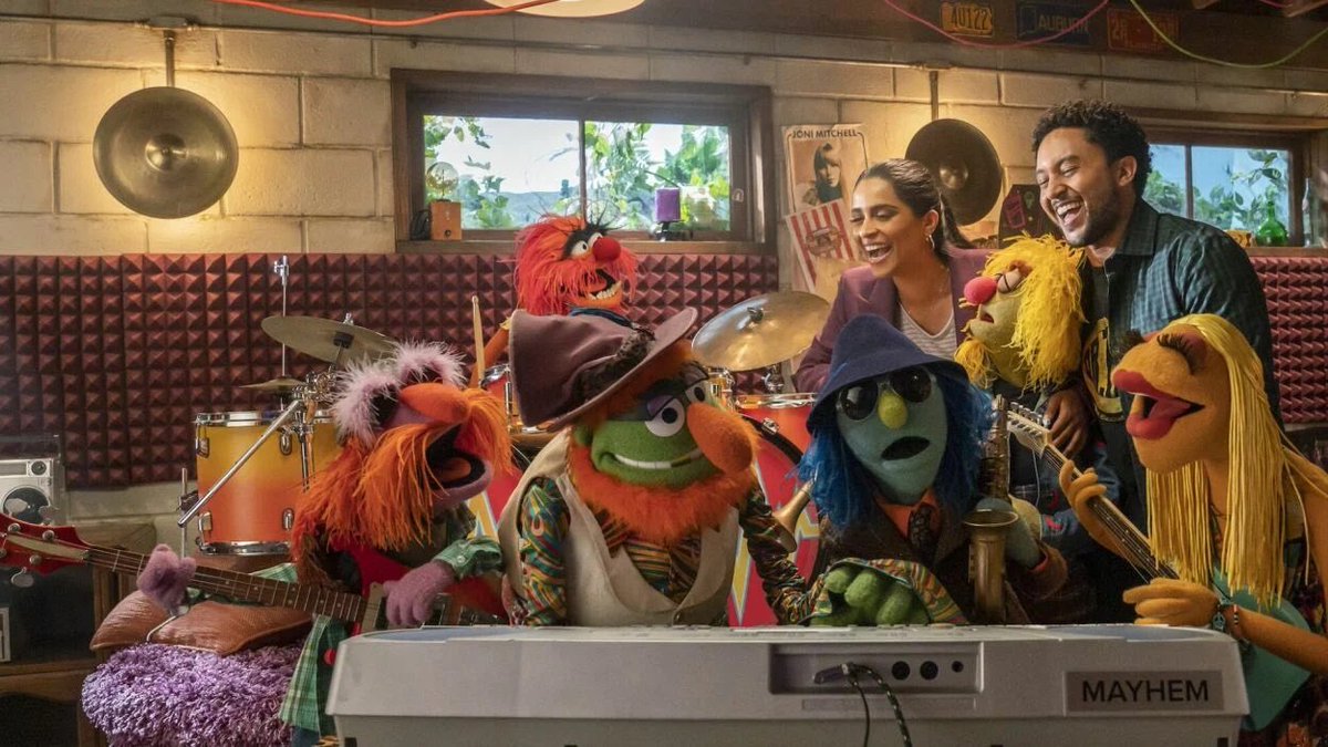 janicesguitar's tweet image. for #muppetstwt !! pls retweet!! 

from may 10th, lots of people will be looking to talk to people who have watched all of muppets mayhem but many will be looking to mute spoilers!! if we all use #rockonspoilers , we can serve both purposes🤍☮️ people can view and mute at will!!