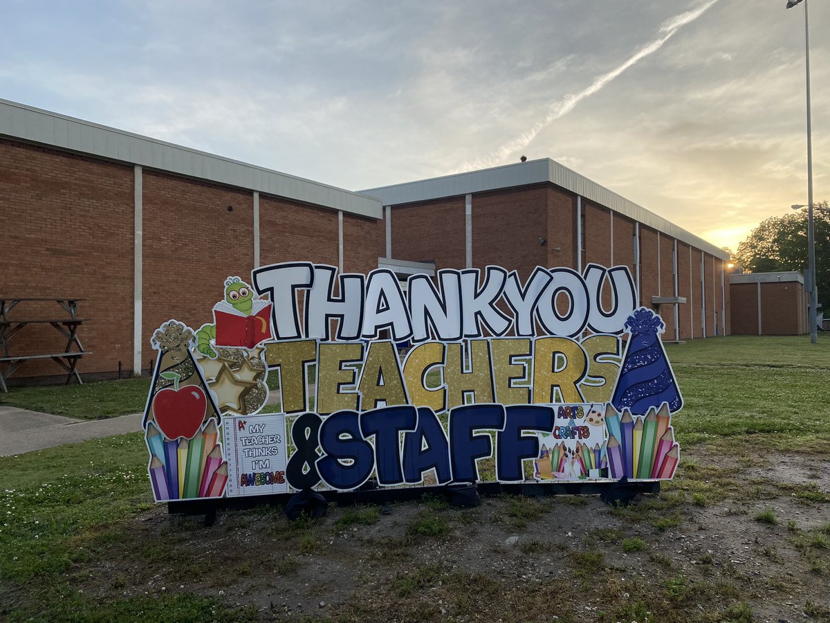 RBWTinyTigers's tweet image. Thank you to Yard Greetings by Angie for our fabulous sign!  The RBW staff is feeling all the love!