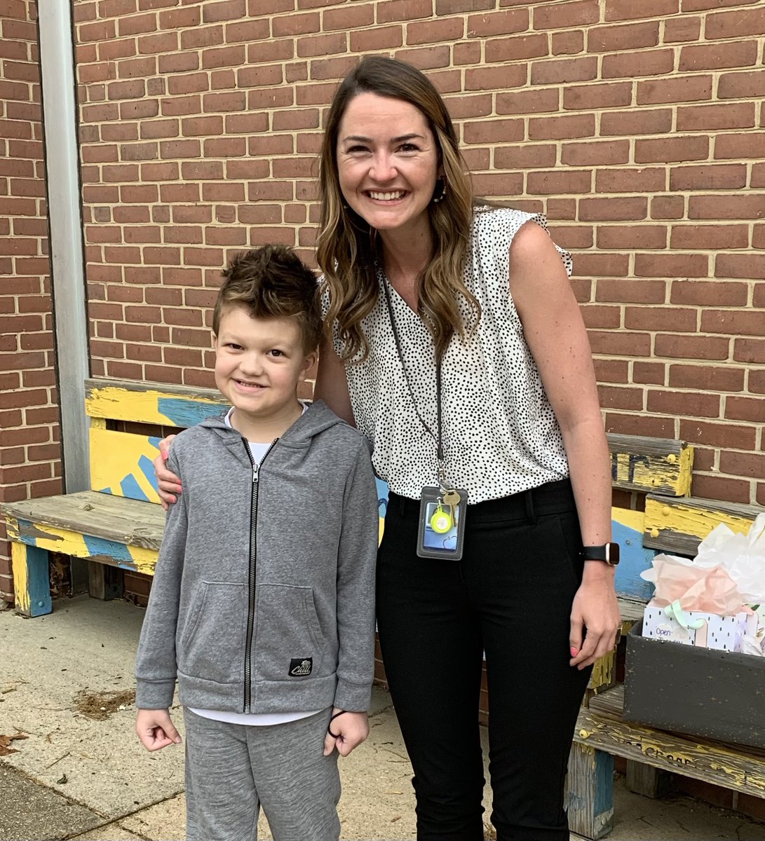 Happy Teacher Appreciation Week to the most amazing 2nd grade teacher ever!! Hope your day/week is amazing as you are @MissStencil3 ♥️Coop <a href="/AACountySchools/">AACPS</a>