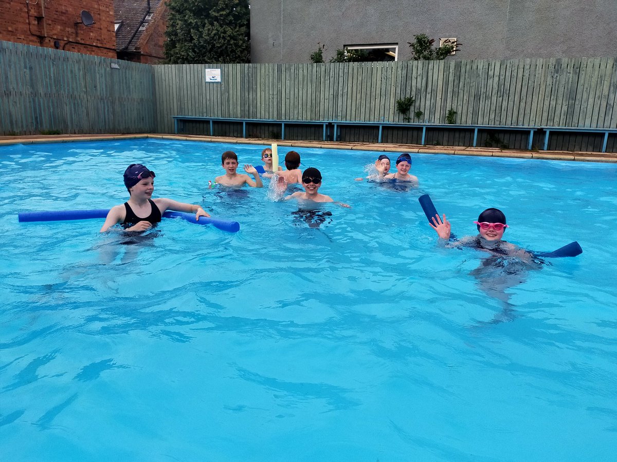 BelhavenSport's tweet photo. In activities this evening from 4.30 to 5.30, our form 4s had swimming 🥽 lessons (with 5m of free swimming &amp; games at the end), there was an extra cricket 🏏 nets session &amp; tennis 🎾. There's certainly a lot of sport on offer here!
#BeBusy
#BeSporty https://t.co/hWY6JPtzo8