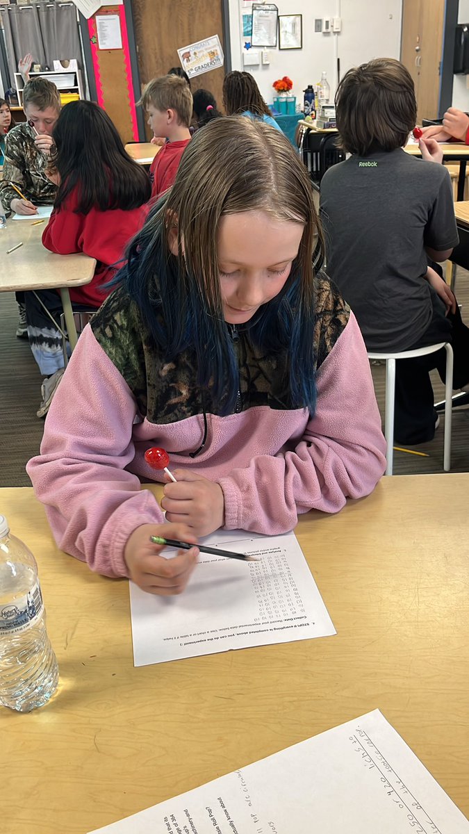wescott106's tweet photo. Students worked together to plan an appropriate scientific investigation to answer the age old scientific question, “How many licks does it take to get to the center of the Tootsie Roll Pop?” @Halversontweets @AlbertLeaSchool @MrOwl #5thgrade https://t.co/PAxfIh4d5o
