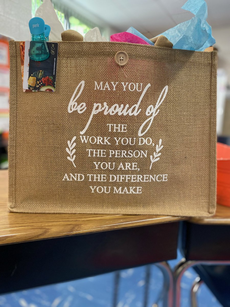 OAK_HCS's tweet photo. Teacher Appreciation continues for OKE. Celebrating our staff everyday but especially this week. May we continue to sow seeds and yield fruitful harvest. #okeready #bettertogether #TeacherAppreciationWeek @OAK_HCS https://t.co/U8jV9OFx3P