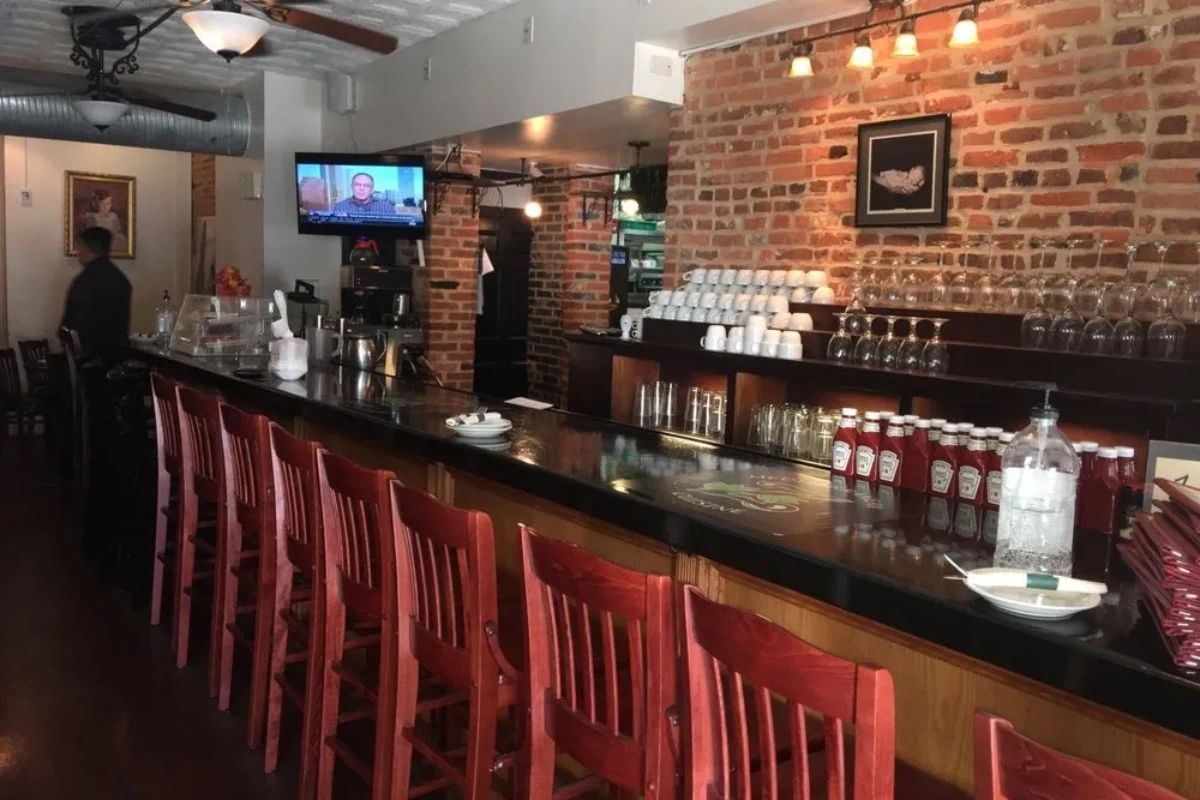 Escape your everyday in Baltimore and step into our warm and inviting atmosphere. Whether you're joining us for a casual lunch, a family dinner, or a special occasion, we'll make sure you feel right at home.