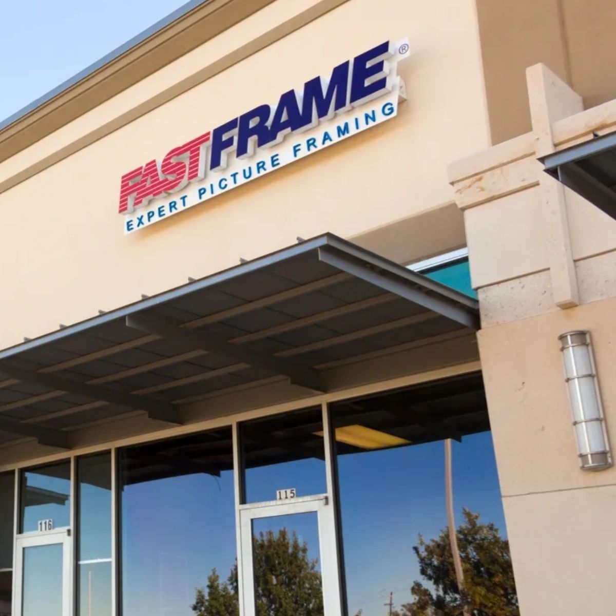 SAFastframe's tweet image. If you’re searching for professional framers in San Antonio, look no further than FastFrame. Our team is passionate about helping you cherish special moments with beautiful framing! #FastFrame #FastFrameSanAntonio #CustomFraming #Art #Framing