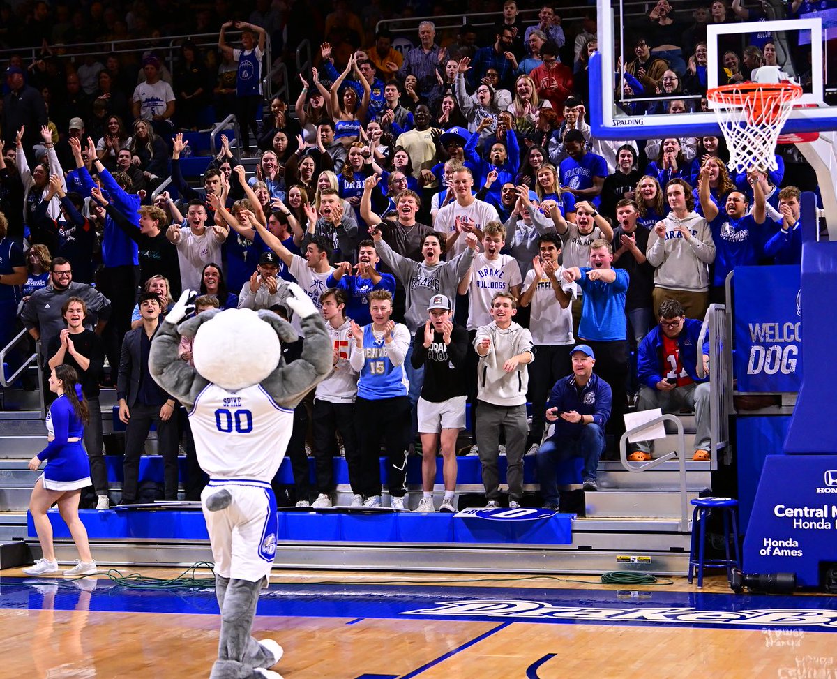 DrakeWBB's tweet image. 𝐆𝐎𝐎𝐃 𝐋𝐔𝐂𝐊 to all Bulldogs on finals this week!📚

#BeBlue