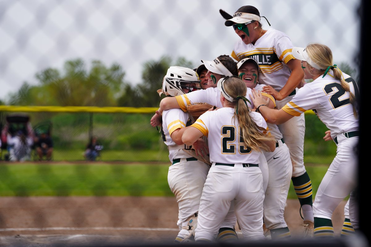 dacc_athletics's tweet photo. Excited is an understatement 👏

@daccwsb 

#danvillejaguars | #njcaa https://t.co/CeTlK2NkEY