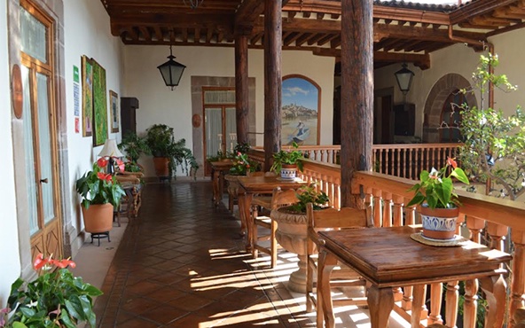 Pátzcuaro es el corazón de la zona lacustre de Michoacán, se decía que en él está la puerta del cielo, que era por donde los dioses subían y bajaban a la tierra…
<a href="/Mariannamagos/">Marianna Magos</a> 
Conoce más 👇
lideresmexicanos.com/tendencias/cas…