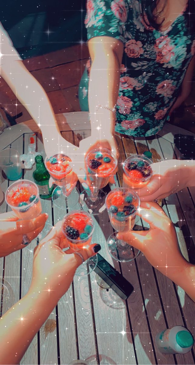 ts_photog's tweet photo. Can we do a #GirlsNight session😍 Bring your #Besties and a bottle to #Cheers to lasting #Friendship🥂
#SanAntonioPhotographer #ThatsMyBestFriend #SAPhoto #TSP #TSPhotog https://t.co/U1fP9QZu88