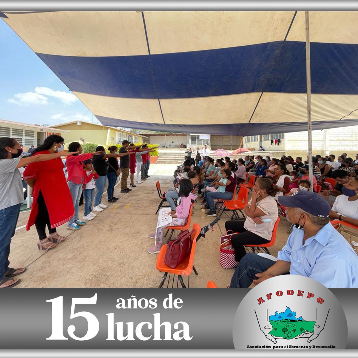 afodepoac's tweet photo. Me siento contento con el afecto y cariño que me da la gente, esto se construye con el trabajo diario y nuestra cercanía con las comunidades.

Agradezco la invitación al comité de padres de familia, a la directora Débora Flores Beltran, personal docente y Autoridad de la Agencia Municipal en la primaria Benito Juárez de Acatlima Huajuapan.

Escuchamos a la asamblea y acordamos sumar esfuerzo para lograr proyectos que garanticen su integridad física a los niños y niñas. 

Gracias a Cristian Vasquez Representante regional de #AFODEPO por estar siempre al pendiente de las necesidades de las comunidades de la región.

#AfodepoEnMovimiento
@AfodepoM @vagustin582 
@MargRojas93 @Antonio77186389