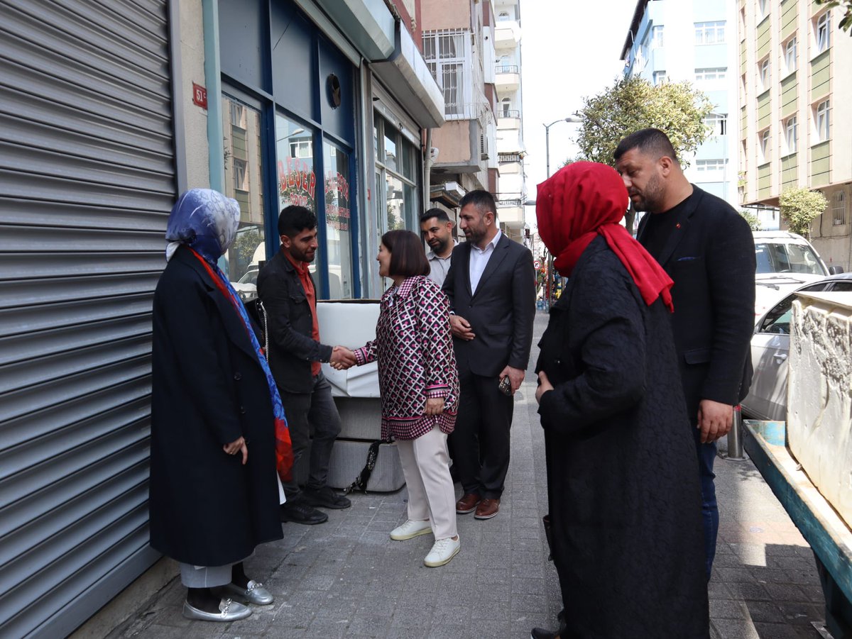 avsengulk's tweet photo. İstanbul'un kararı net ☑️

Güngören'imizde esnaflarımız tam destek yanımızda. 

Biz de daima onların yanında olacak, Türkiye Yüzyılı'na birlikte yürüyeceğiz. 

Biz bize yeteriz 🇹🇷

#AdımAdımİstanbul https://t.co/dPEJVLh5ui
