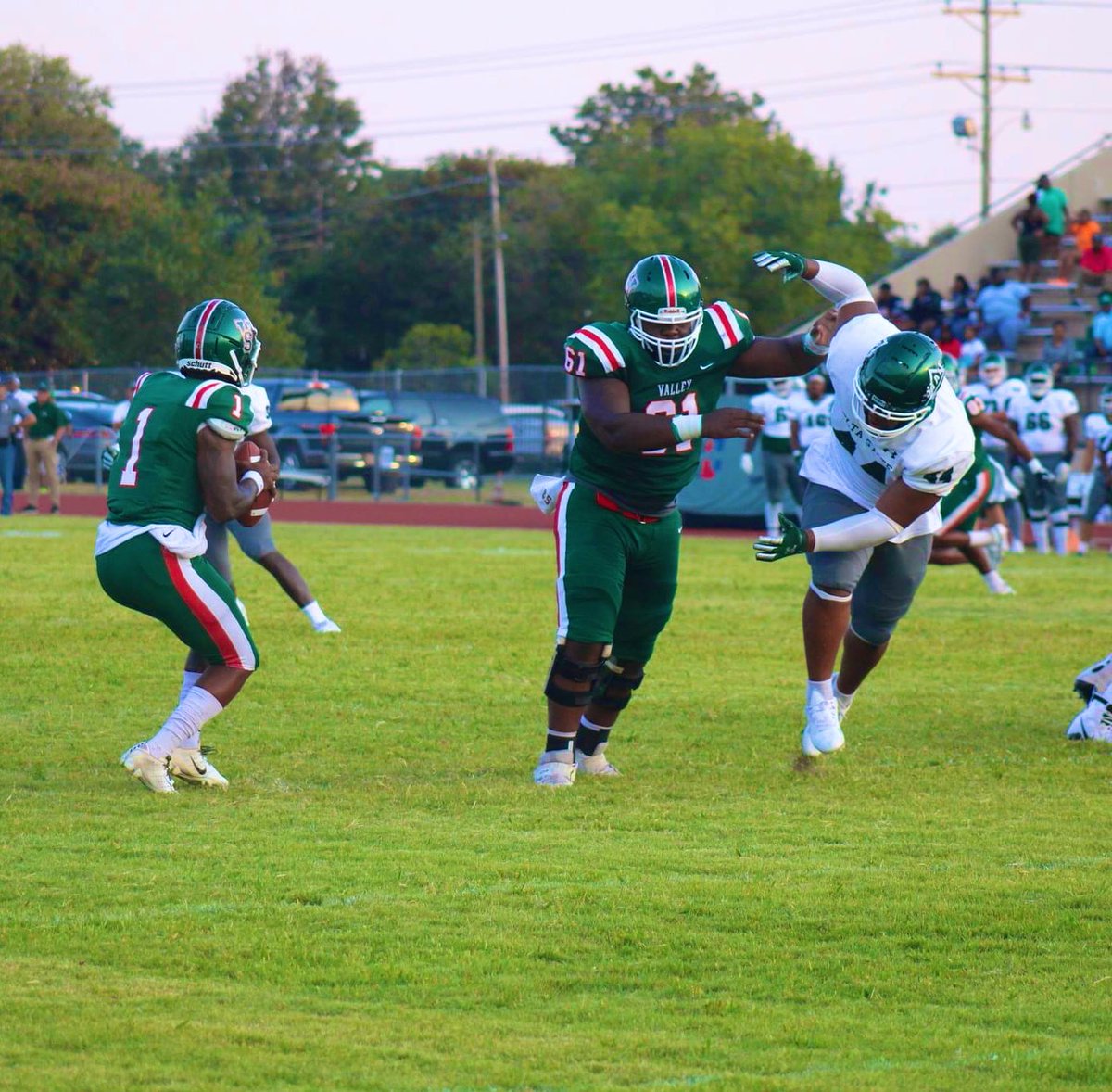 CoachBennettJr's tweet image. It’s been real Valley‼️ Forever grateful for you. 🔴🟢 #MVSU23 👨🏾‍🎓